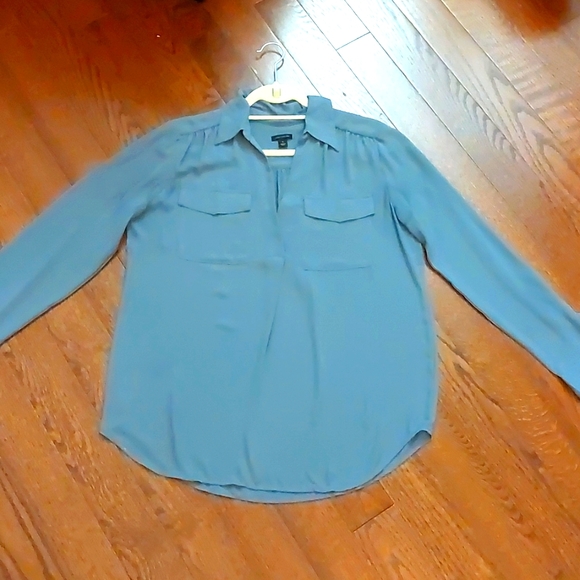 Ann Taylor flowy blouse - Picture 1 of 7